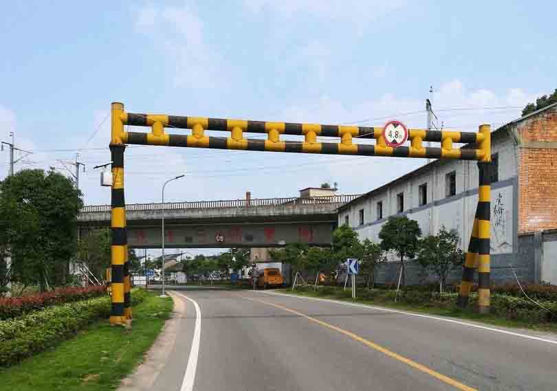 白山铁路限高架
