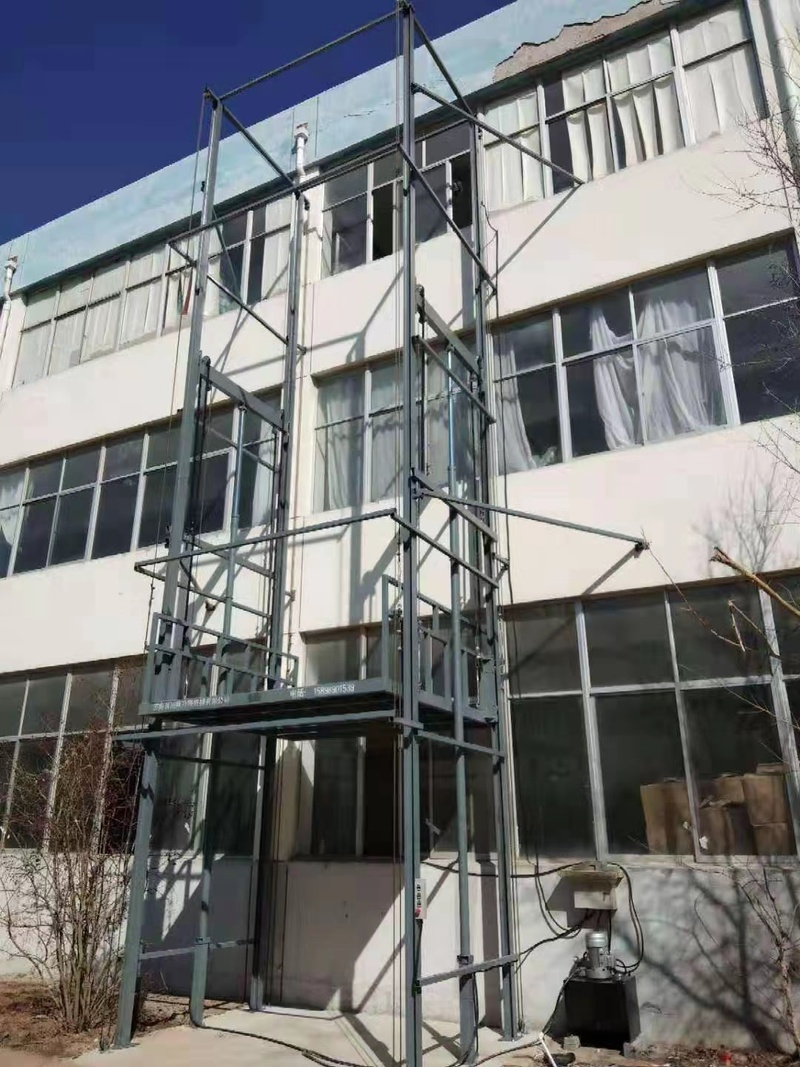白山室外贴墙货梯